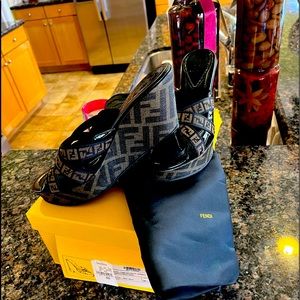 Vintage Patent Leather Logo Fendi Slide Wedge